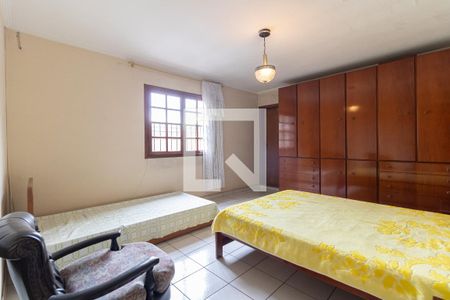 Casa à venda com 253m², 3 quartos e 2 vagasQuarto 2