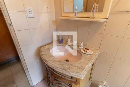 Casa à venda com 253m², 3 quartos e 2 vagasBanheiro 3