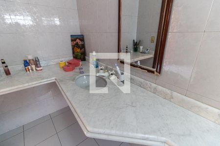 Casa à venda com 253m², 3 quartos e 2 vagasBanheiro da Suíte