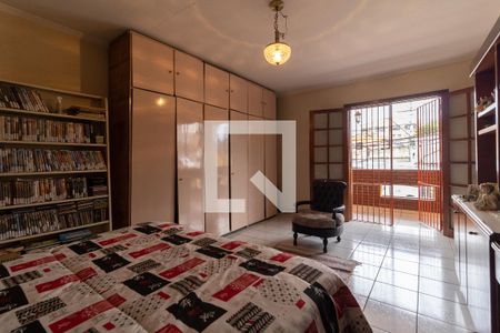 Casa à venda com 253m², 3 quartos e 2 vagasSuíte