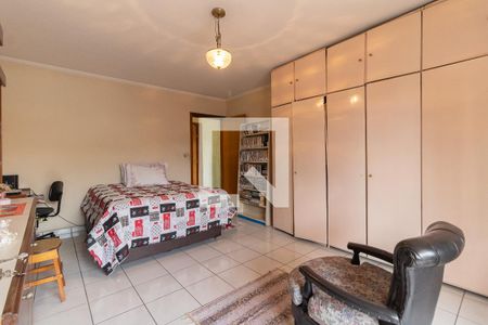 Casa à venda com 253m², 3 quartos e 2 vagasSuíte