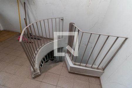 Casa à venda com 253m², 3 quartos e 2 vagasEscada