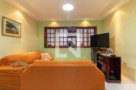 Sala de casa à venda com 3 quartos, 253m² em Vila Arapuã, São Paulo