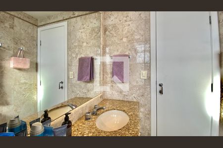 Apartamento à venda com 271m², 3 quartos e 4 vagasBanheiro Suite