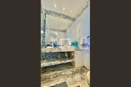 Apartamento à venda com 271m², 3 quartos e 4 vagasBanheiro Suite