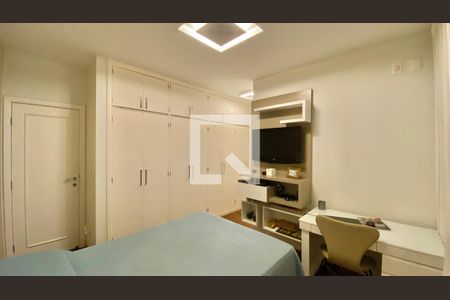 Apartamento à venda com 271m², 3 quartos e 4 vagasQuarto 02 - Suite