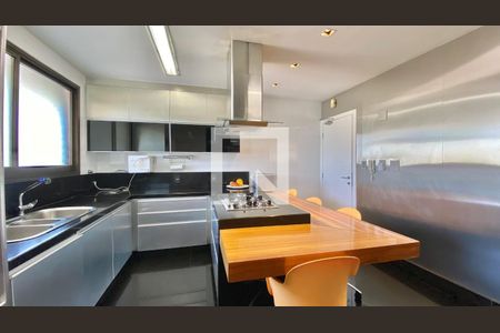 Apartamento à venda com 271m², 3 quartos e 4 vagasCozinha