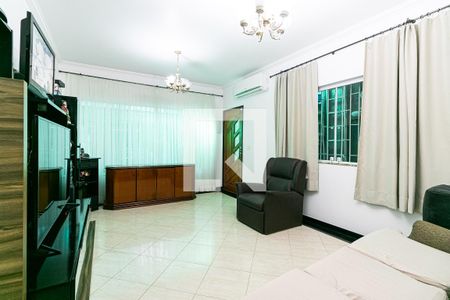 Sala de casa à venda com 3 quartos, 257m² em Guaiauna, São Paulo