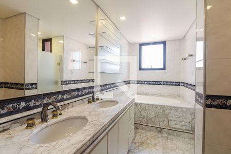 Apartamento para alugar com 522m², 4 quartos e 5 vagasBanheiro Suíte 4