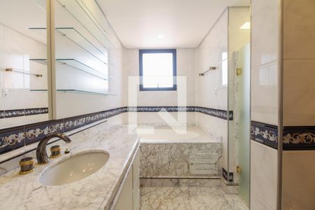 Apartamento para alugar com 522m², 4 quartos e 5 vagasBanheiro Suíte 4