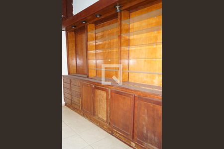 Casa à venda com 810m², 12 quartos e 4 vagas Casa à venda com 810m², 12 quartos e 4 vagasÁrea comum