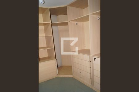 Casa à venda com 810m², 12 quartos e 4 vagas Casa à venda com 810m², 12 quartos e 4 vagasQuarto 8