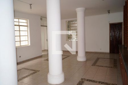 Casa à venda com 810m², 12 quartos e 4 vagas Casa à venda com 810m², 12 quartos e 4 vagasÁrea comum