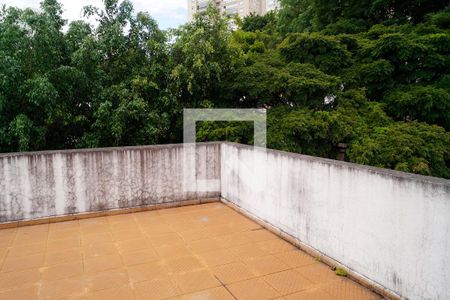 Casa à venda com 810m², 12 quartos e 4 vagas Casa à venda com 810m², 12 quartos e 4 vagasVaranda