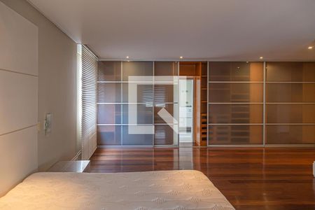 Apartamento à venda com 486m², 2 quartos e 4 vagasQuarto 2 - Suíte 2