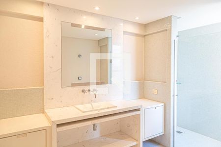 Apartamento à venda com 486m², 2 quartos e 4 vagasBanheiro da Suíte 1