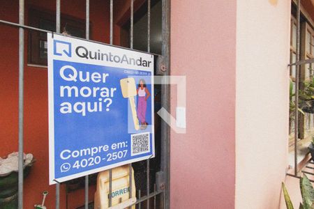 Casa à venda com 100m², 2 quartos e 1 vaga Casa à venda com 100m², 2 quartos e 1 vagaFachada