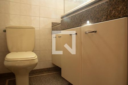 Apartamento à venda com 220m², 3 quartos e 3 vagasBanheiro Social