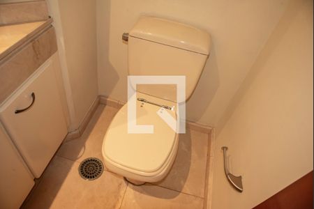 Apartamento à venda com 220m², 3 quartos e 3 vagasLavabo