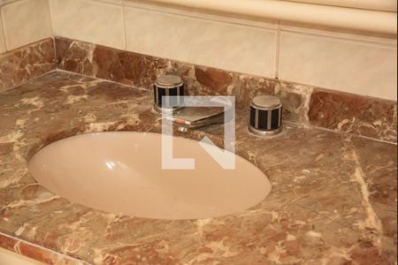 Apartamento à venda com 220m², 3 quartos e 3 vagasBanheiro da Suíte 3