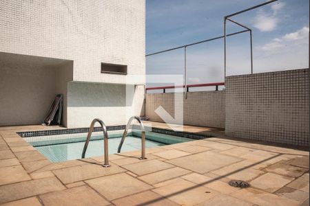 Apartamento à venda com 220m², 3 quartos e 3 vagasCobertura - Piscina
