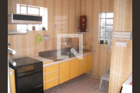 Casa à venda com 200m², 3 quartos e 6 vagas