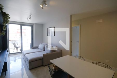 Sala de apartamento para alugar com 2 quartos, 78m² em Alto da Rua Xv, Curitiba