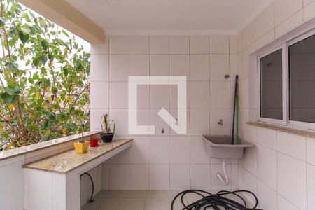 Casa à venda com 215m², 3 quartos e 6 vagasÁrea de Serviço