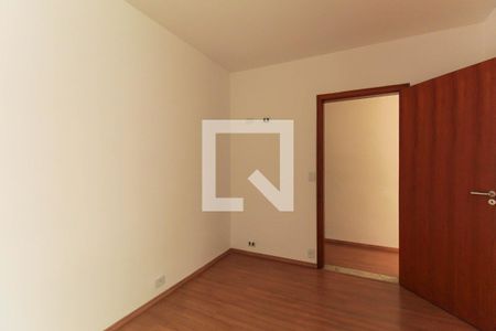 Casa à venda com 215m², 3 quartos e 6 vagasQuarto 2