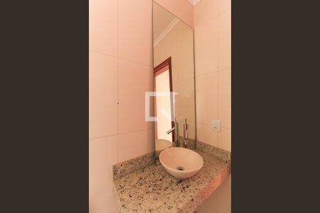 Casa à venda com 215m², 3 quartos e 6 vagasBanheiro