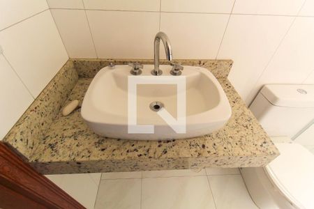 Casa à venda com 215m², 3 quartos e 6 vagasBanheiro do Quarto 1