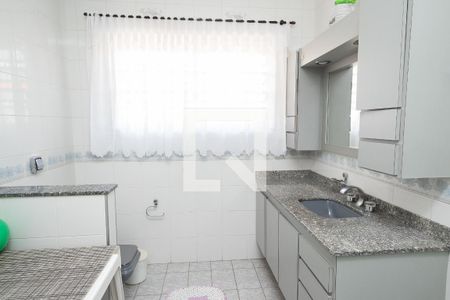 Casa à venda com 234m², 3 quartos e 5 vagasBanheiro 2