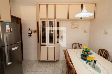 Casa à venda com 234m², 3 quartos e 5 vagasCozinha 