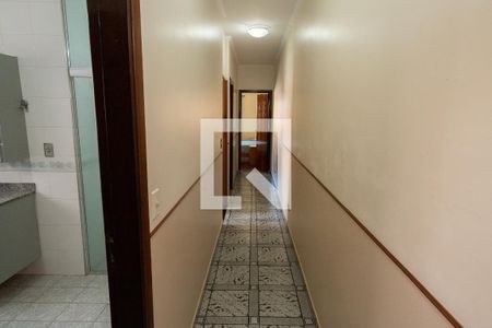 Casa à venda com 234m², 3 quartos e 5 vagasCorredor - Quartos 