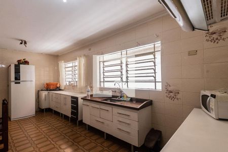 Casa à venda com 300m², 4 quartos e 2 vagas Casa à venda com 300m², 4 quartos e 2 vagasCozinha