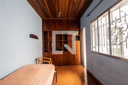 Casa à venda com 300m², 4 quartos e 2 vagas Casa à venda com 300m², 4 quartos e 2 vagasQuarto 3