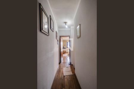 Corredor de casa à venda com 4 quartos, 300m² em Vila Carrão, São Paulo