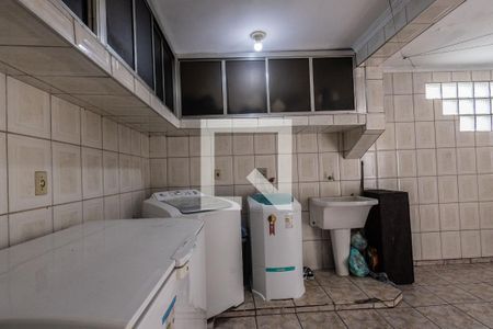 Casa à venda com 300m², 4 quartos e 2 vagas Casa à venda com 300m², 4 quartos e 2 vagasÁrea de Serviço
