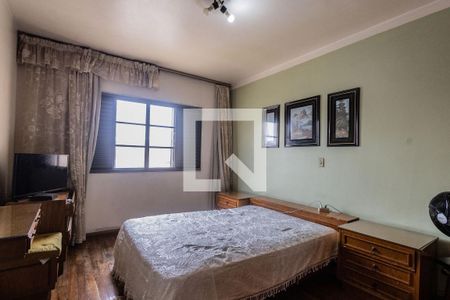 Casa à venda com 300m², 4 quartos e 2 vagas Casa à venda com 300m², 4 quartos e 2 vagasSuite