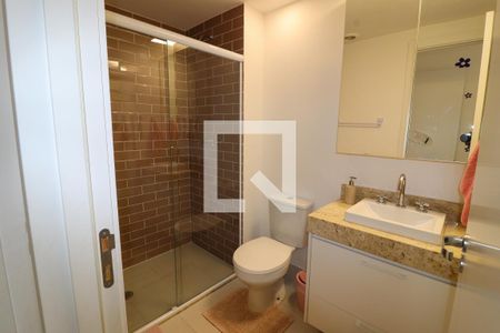 Apartamento à venda com 106m², 3 quartos e 2 vagas Apartamento à venda com 106m², 3 quartos e 2 vagasBanheiro da Suíte