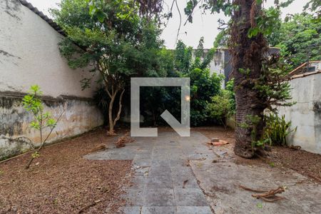 Casa à venda com 304m², 4 quartos e 5 vagasQuintal