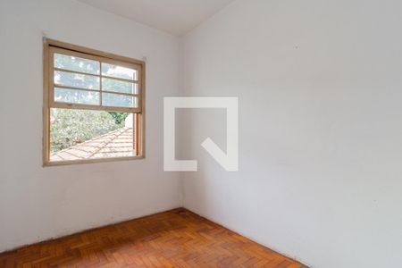 Casa à venda com 304m², 4 quartos e 5 vagasQuarto 2