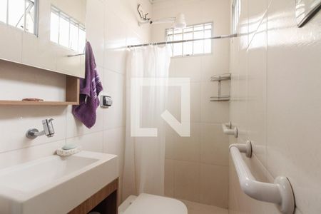 Casa à venda com 122m², 3 quartos e 3 vagasBanheiro - Edícula 