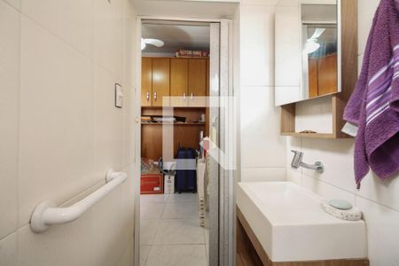 Casa à venda com 122m², 3 quartos e 3 vagasBanheiro - Edícula 