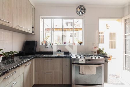 Casa à venda com 122m², 3 quartos e 3 vagasCozinha 