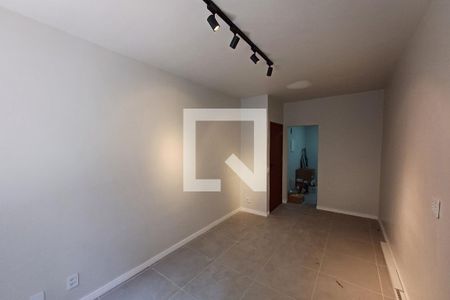 Sala de apartamento para alugar com 2 quartos, 60m² em Santa Rosa, Niterói