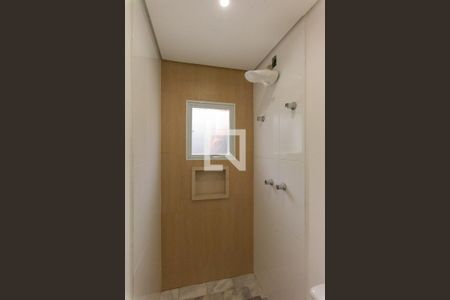 Casa de condomínio para alugar com 460m², 5 quartos e 4 vagasBanheiro de serviço