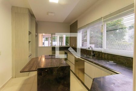 Casa de condomínio para alugar com 460m², 5 quartos e 4 vagasCozinha