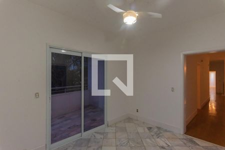 Casa de condomínio para alugar com 460m², 5 quartos e 4 vagasQuarto 