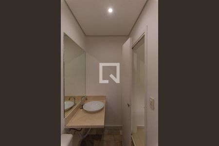 Casa de condomínio para alugar com 460m², 5 quartos e 4 vagasBanheiro de serviço